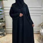 عبايه كتف بفصوص على شكل ورورد من امام