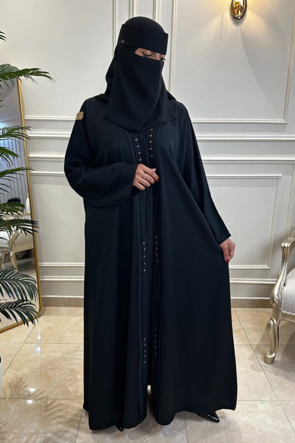 ⁦عبايه كتف بفصوص على شكل ورورد من امام⁩ - الصورة ⁦8⁩