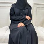 ⁦عبايه كتف بفصوص على شكل ورورد من امام⁩ - الصورة ⁦3⁩