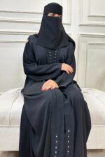 ⁦عبايه كتف بفصوص على شكل ورورد من امام⁩ - الصورة ⁦3⁩