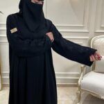 ⁦عبايه كتف بتطريز اسود على اكمام كامل⁩ - الصورة ⁦6⁩