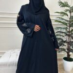 عبايه كتف بتطريز شك على اكمام كامل بلون نحاسى