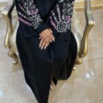 عبايات سوداء مطرزة بالخرز