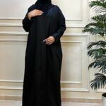 ⁦عباية كتف مزينه بتطريز اسود من ظهر⁩ - الصورة ⁦3⁩