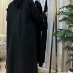 ⁦عباية كتف مزينه بتطريز اسود من ظهر⁩ - الصورة ⁦2⁩