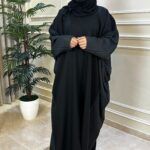 ⁦عبايه كتف نص بشت محدده بلون اسود⁩ - الصورة ⁦7⁩