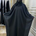 عبايه كتف نص بشت محدده بلون اسود