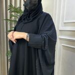 ⁦عبايه كتف نص بشت محدده بلون اسود⁩ - الصورة ⁦4⁩