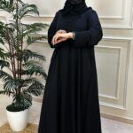 عبايه مغلقه بزراير