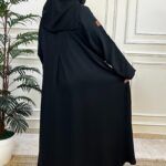 ⁦عباية مغلقه بزراير⁩ - الصورة ⁦3⁩