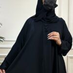 عبايات سوداء