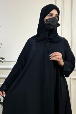 عبايات سوداء