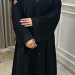 ⁦عباية مغلقه بزراير و قيطان⁩ - الصورة ⁦5⁩