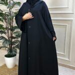 ⁦عباية مغلقه بزراير و قيطان⁩ - الصورة ⁦2⁩