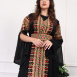 ⁦جلابيه بتطريز عربي وبكم وسيع بيج⁩ - الصورة ⁦7⁩