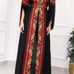 ⁦جلابيه بتطريز عربي و بكم وسيع احمر⁩ - الصورة ⁦12⁩