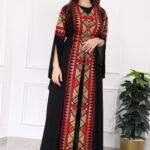 ⁦جلابيه بتطريز عربي و بكم وسيع احمر⁩ - الصورة ⁦4⁩