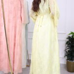 ⁦جلابيه اصفر بلياقه و اكمام و سيع⁩ - الصورة ⁦3⁩