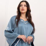 ⁦جلابيه ازرق بفصوص محدد من امام و اكتاف⁩ - الصورة ⁦4⁩