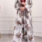 ⁦جلابيه بني مزينه بدقات شرايط عنابي من امام⁩ - الصورة ⁦2⁩