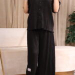 ⁦طقم كاجوال أسود تتكون من قطعتين بأكمام قصيرة وبنطلون طويل⁩ - الصورة ⁦5⁩