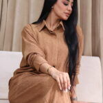 طقم كاجوال لحمي تتكون من قطعتين بأكمام طويلة وبنطلون طويل