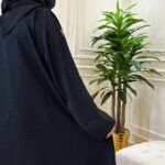 ⁦عبايه كلوش رقبة بقماش انترنت مطرزه عنابي بخيوط مخفى⁩ - الصورة ⁦8⁩