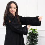 عباية بناتي بتطريز كامل بلون كحلي