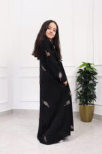 عبايه بناتي بتطريز كامل بلون نحاسي