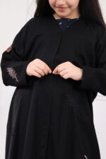 ⁦عبايه بناتي بتطريز كامل بلون نحاسي⁩ - الصورة ⁦2⁩