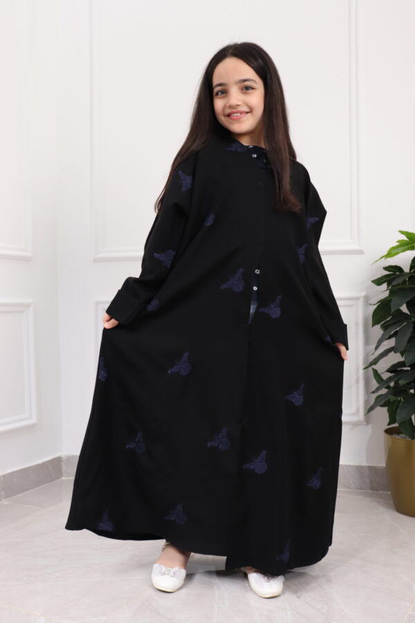 ⁦عبايه بناتي بتطريز فرشه كامل بكحلي⁩ - الصورة ⁦4⁩