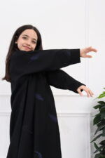 عباية بناتي بتطريز كحلى كامل على شكل ورق شجر