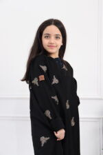 ⁦عبايه بناتي بتطريز فراشه كامل بلون النحاسي⁩ - الصورة ⁦2⁩