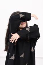 ⁦عبايه بناتي بتطريز فراشه كامل بلون النحاسي⁩ - الصورة ⁦5⁩