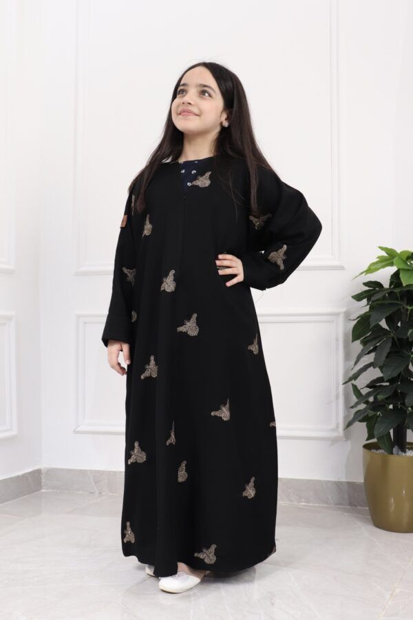 ⁦عبايه بناتي بتطريز فراشه كامل بلون النحاسي⁩ - الصورة ⁦6⁩