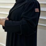 ⁦عبايه كريب بلياقه و اكمام مكسره من اكتاف⁩ - الصورة ⁦4⁩