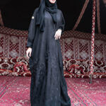 ⁦عبايه نص بشت شمواه بتطرير اسود من اسفل عبايه⁩ - الصورة ⁦5⁩