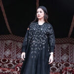 ⁦عبايه شمواه لف بتطريز نحاسي و اسود على شكل ورق شجر⁩ - الصورة ⁦4⁩