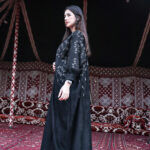 ⁦عبايه شمواه لف بتطريز نحاسي و اسود على شكل ورق شجر⁩ - الصورة ⁦6⁩