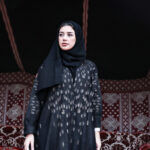 ⁦عبايه شمواه لف بتطريز نحاسي و اسود على شكل ورق شجر⁩ - الصورة ⁦9⁩