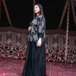 ⁦عبايه شمواه لف تبطريز نحاسي و ابيض من خلف وامام⁩ - الصورة ⁦5⁩