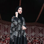 ⁦عبايه شمواه لف تبطريز نحاسي و ابيض من خلف وامام⁩ - الصورة ⁦6⁩