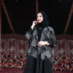 عبايه شمواه لف تبطريز نحاسي و ابيض من خلف وامام