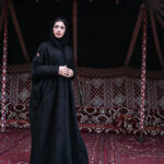 ⁦عبايه شامواه بشت بتطريز اسود على اكتاف⁩ - الصورة ⁦5⁩