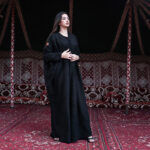 ⁦عبايه شامواه بشت بتطريز اسود على اكتاف⁩ - الصورة ⁦6⁩