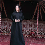 ⁦عبايه شامواه بقبوع اسود فرو⁩ - الصورة ⁦10⁩