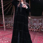 ⁦عبايه مخمل بطبقات مكسره من اسفل و مرتبه⁩ - الصورة ⁦3⁩