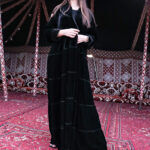 ⁦عبايه مخمل بطبقات مكسره من اسفل و مرتبه⁩ - الصورة ⁦5⁩