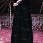 عبايه مخمل بطبقات مكسره من اسفل و مرتبه