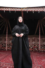 ⁦عباية نص بشت شمواه بتطرير اسود على اكتاف عباية⁩ - الصورة ⁦4⁩